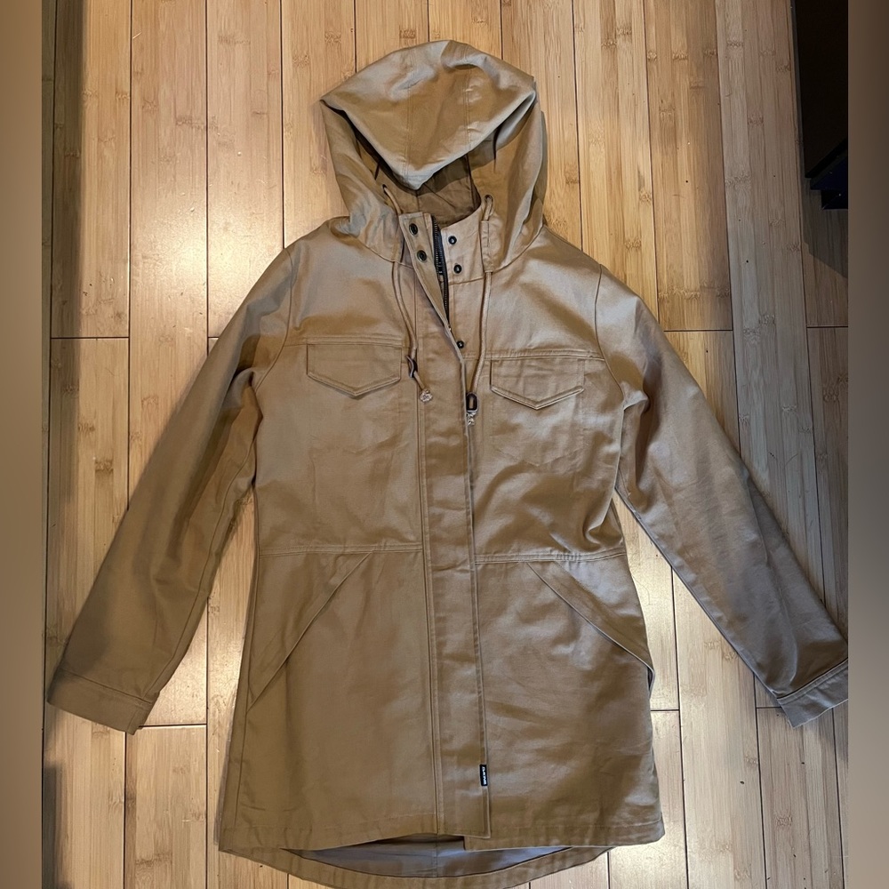 Dakine women’s jacket NEVER WORN, tan color, size medium, canvas material